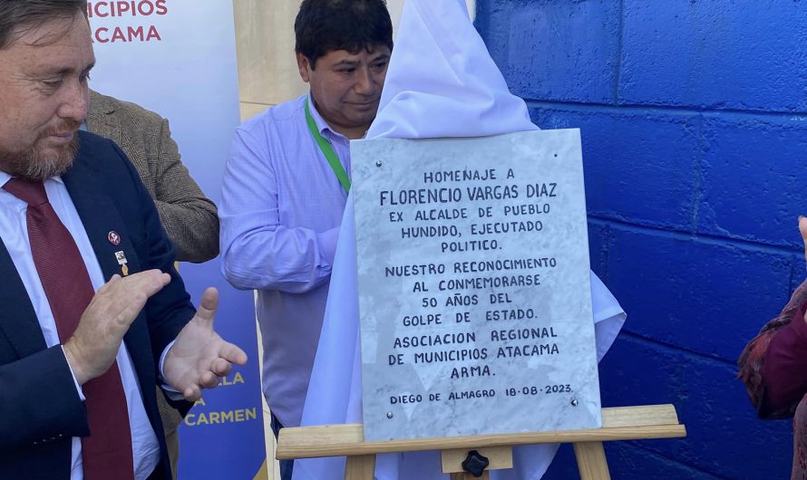 Arma atacama instala placa donde fue la primera municipalidad de diego de almagro