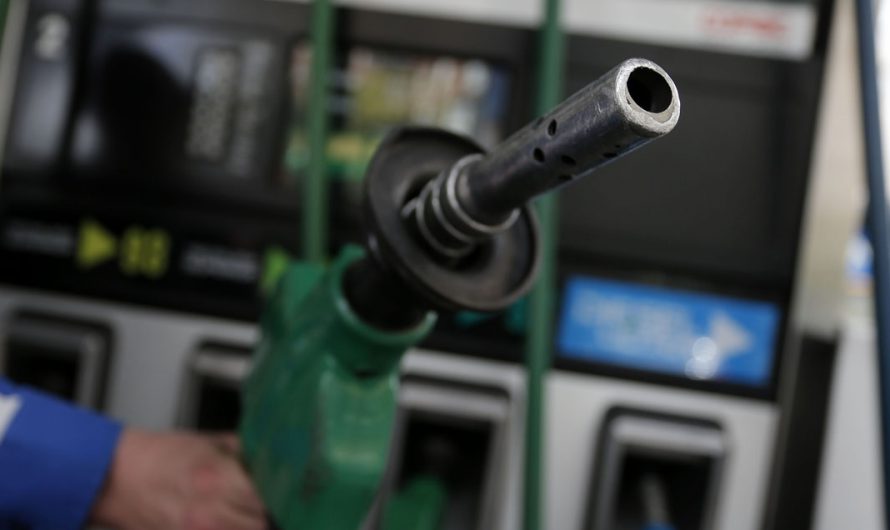 ¡Baja el precio de la bencina! ENAP da a conocer qué pasa con los combustibles este jueves