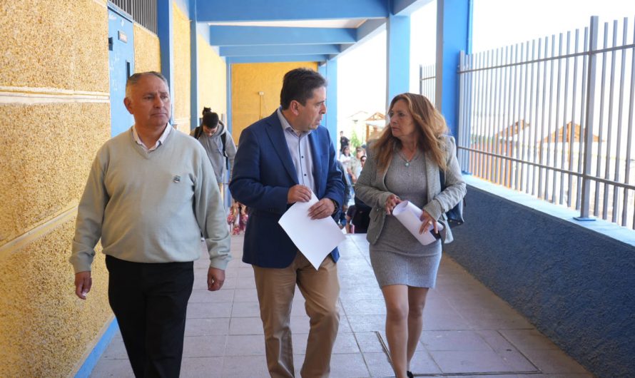 Gobernador de Atacama e Integrantes de Mesa Regional de Seguimiento de Compromisos en Educación realizan recorrido por establecimientos para verificar avance de obras de condiciones mínimas habilitantes