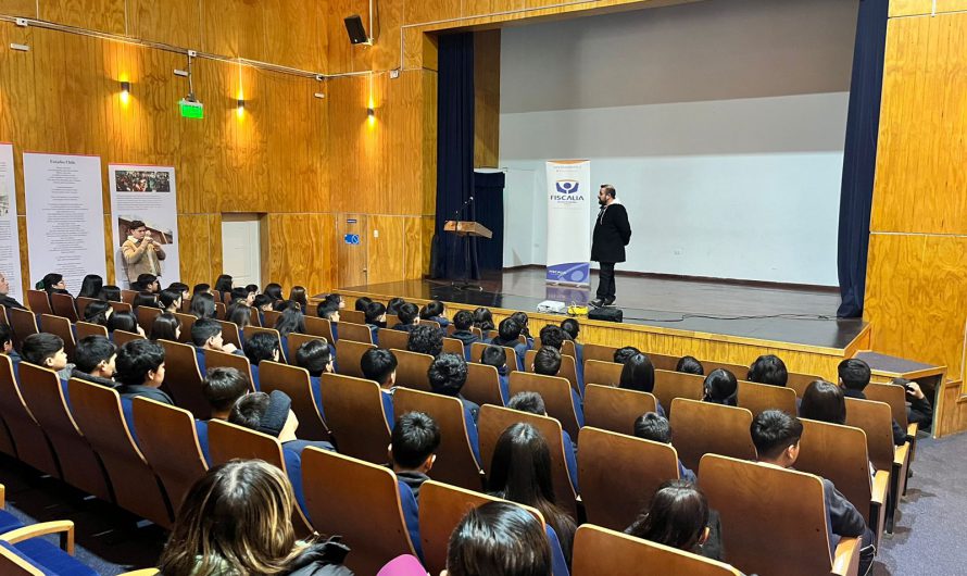 Huasco: Fiscalía se reunió con  estudiantes para ofrecer charla educativa