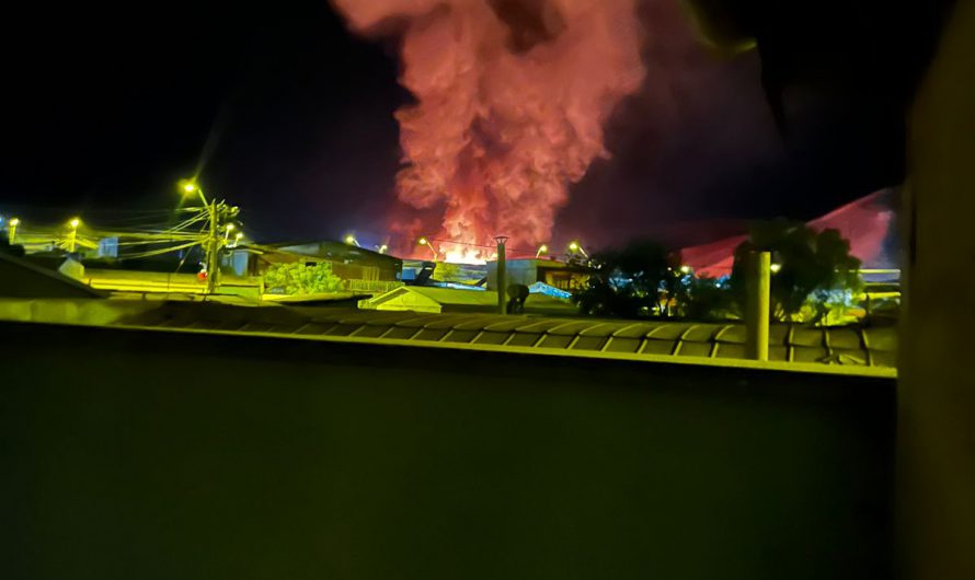 UNA VIVIENDA CONSUMIDA POR EL FUEGO Y PARTE DE UNA SEGUNDA EN INCENDIO OCURRIDO ANOCHE EN DIEGO DE ALMAGRO.