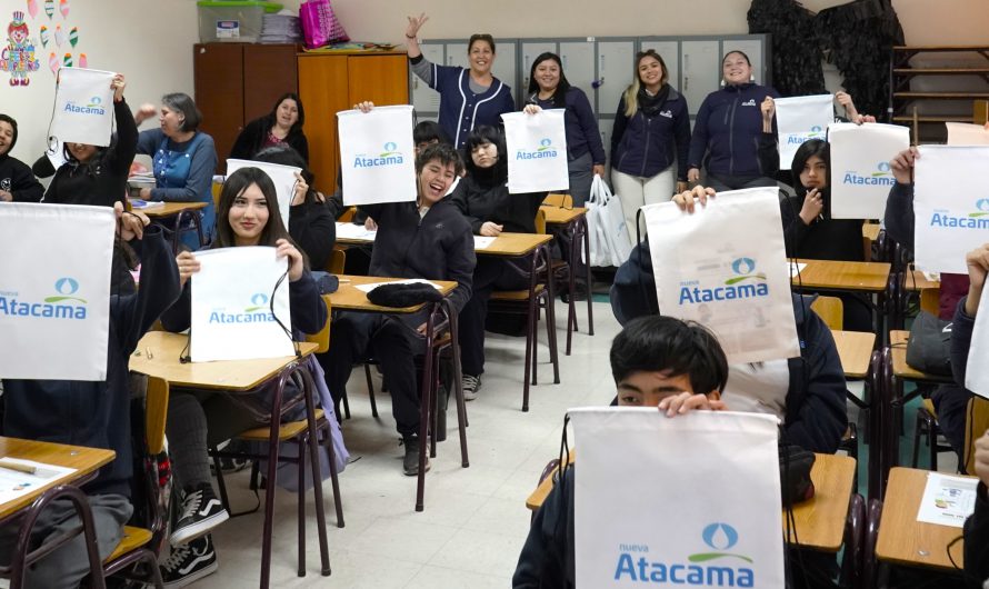 Estudiantes aprenden el ciclo del agua potable con entretenidas charlas educativas