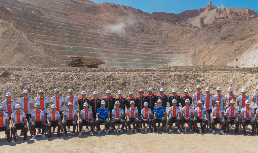 Plantel de Cobresal realizó visita al corazón de la mina Rajo Inca