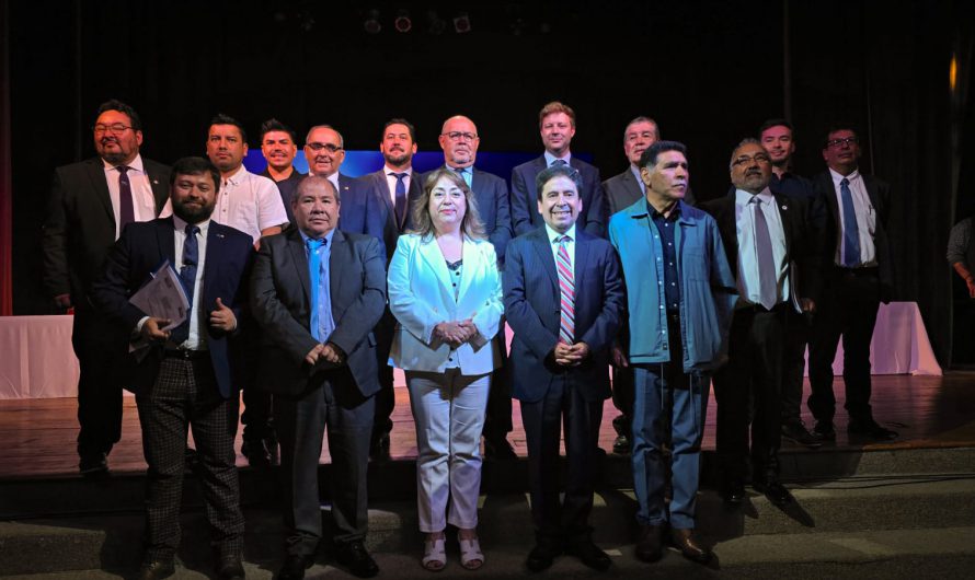 Llamado a la unidad y a retomar la lucha de la descentralización, marcó ceremonia de asunción del Gobierno Regional de Atacama